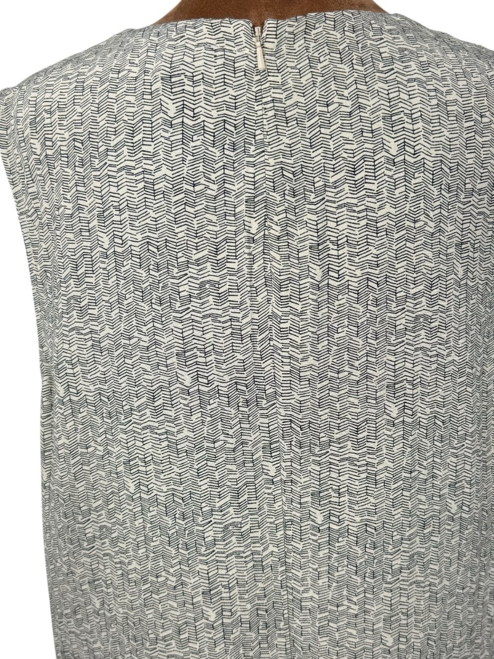 Eileen Fisher Chevron Print Tencel Dress M Minimalist Quiet Luxury Midi - Picture 9 of 11
